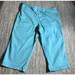 Croft & Barrow Classic Fit Turquoise Womens Capris Size 18